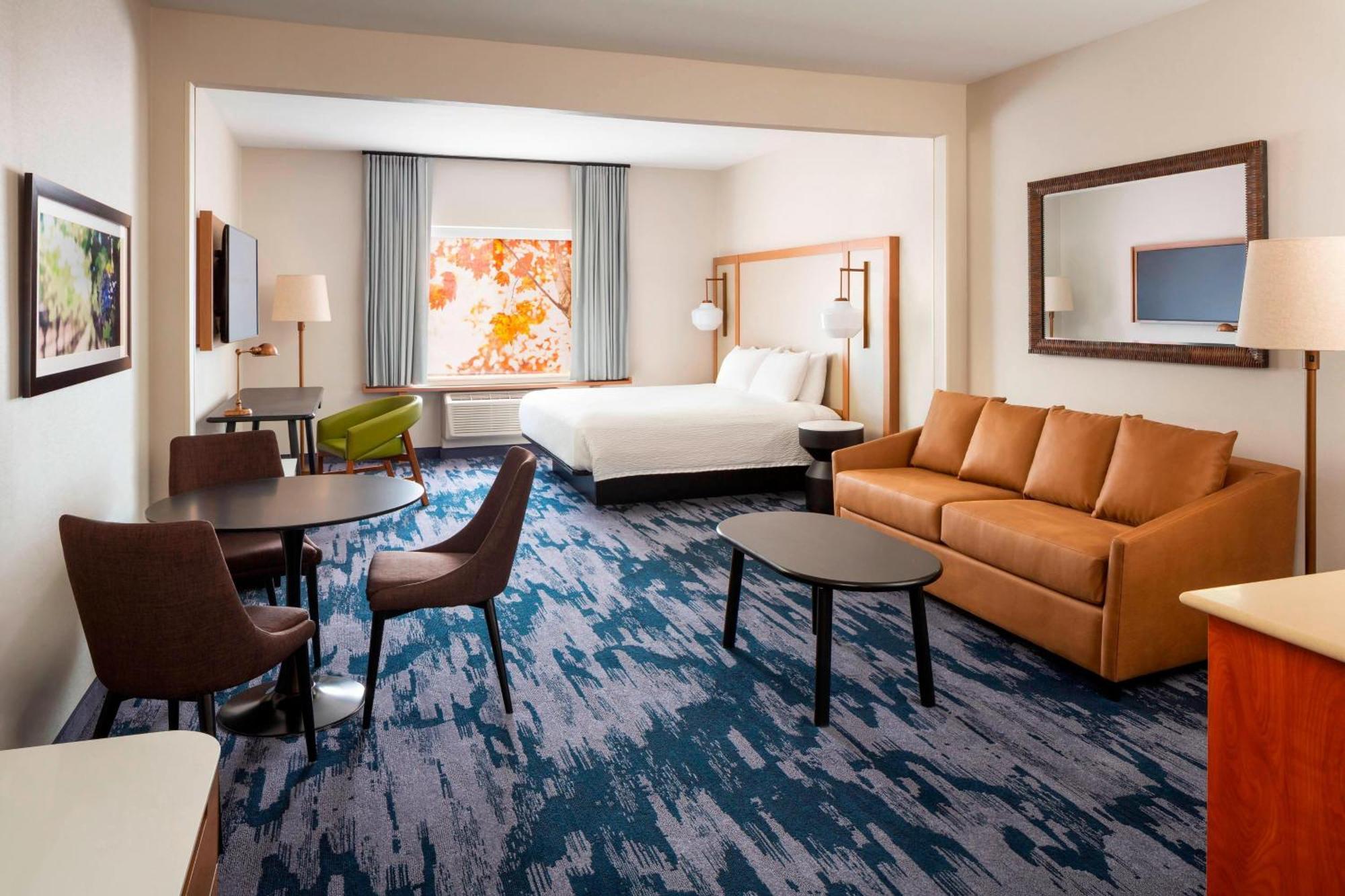 Hotel Fairfield And By Marriott American Canyon 3*