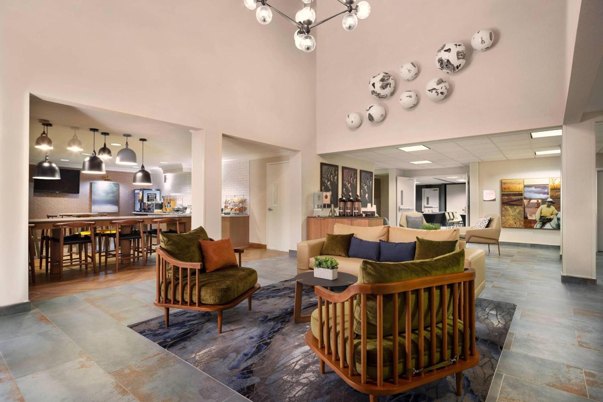 Fairfield And By Marriott American Canyon Hotel